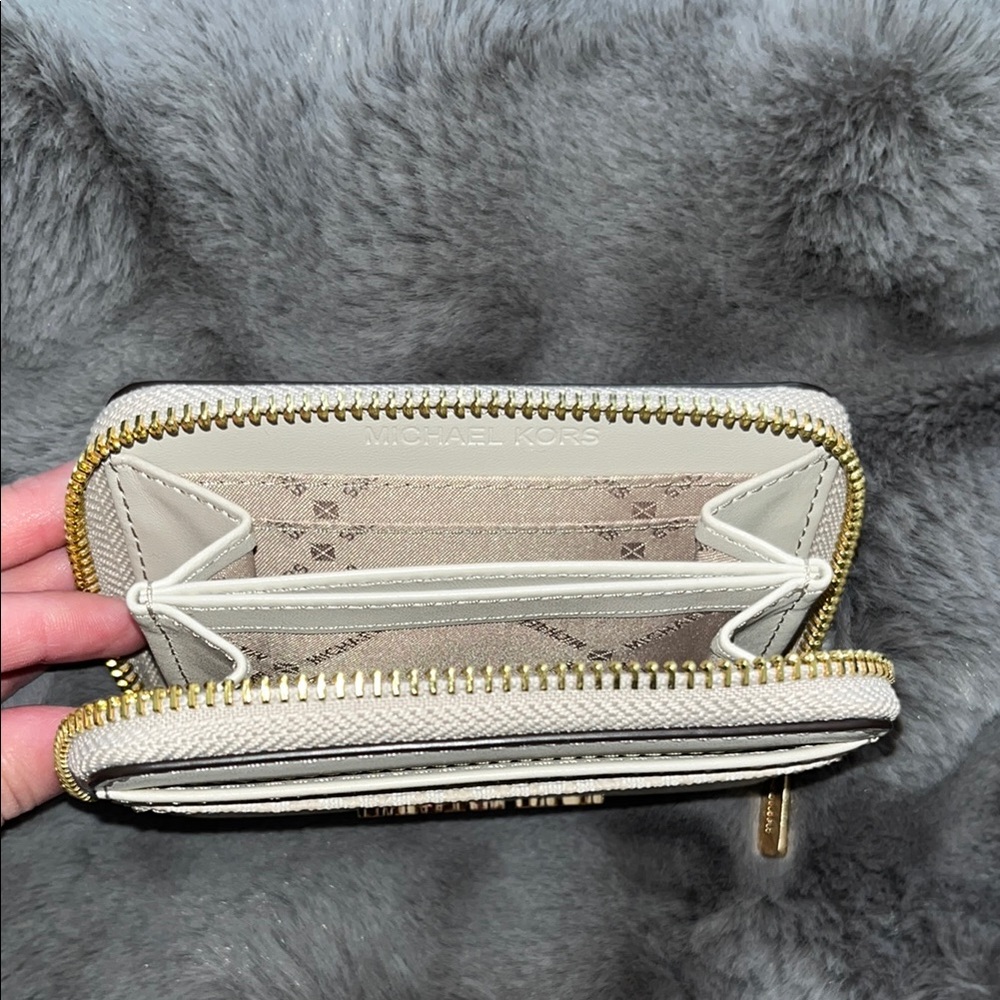 Michael Kors Wallet - Picture 3 of 3